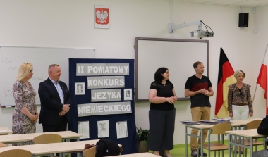 Rozdanie nagr&oacute;d w II Powiatowym Konkursie Języka Niemieckiego dla uczni&oacute;w szk&oacute;ł podstawowych z powiatu wieruszowskiego