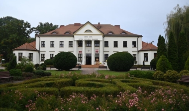 Starosta Wieruszowski na obchodach 80-lecia Zespołu Szk&oacute;ł Centrum Kształcenia Rolniczego w Lututowie