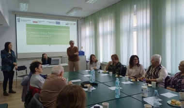 Wizyta studyjna dotycząca realizacji projektu Centrum Usług Środowiskowych &ndash; &bdquo;Razem łatwiej II&rdquo; dla przedstawicieli organizacji  i inicjatyw działających na rzecz senior&oacute;w