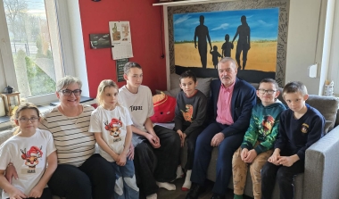 Starosta Wieruszowski Stefan Pietras z wizytą w Rodzinnych Domach Dziecka w Czastarach i w Sokolnikach