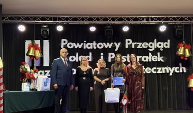 Koncert III Powiatowego Przeglądu Kolęd i Pastorałek oraz Piosenek Świątecznych w Lututowie